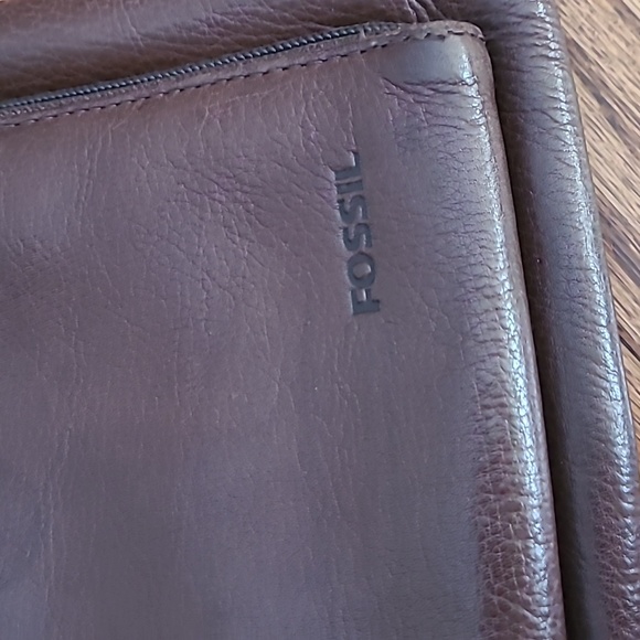 Fossil Dark Brown Leather Crossbody Multi Zipper Pockets Bag - Picture 15 of 15
